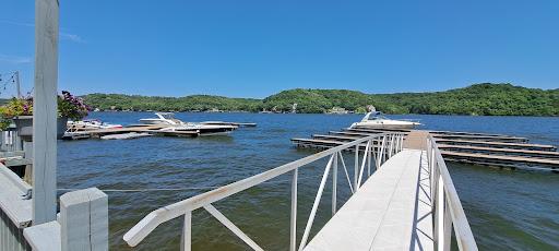 Maggies on the Lake
